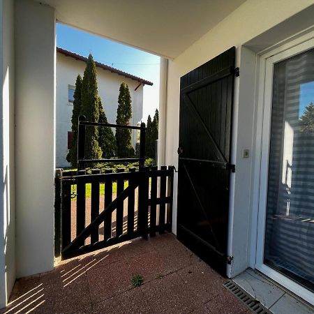 Bel Appartement T3 Avec Jardin, Piscine Et Parking, Proche Plage A Hendaye - Fr-1-239-739 Exterior photo